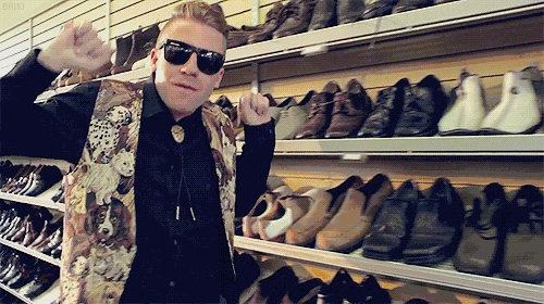 Macklemore dancing instead of buying shoes